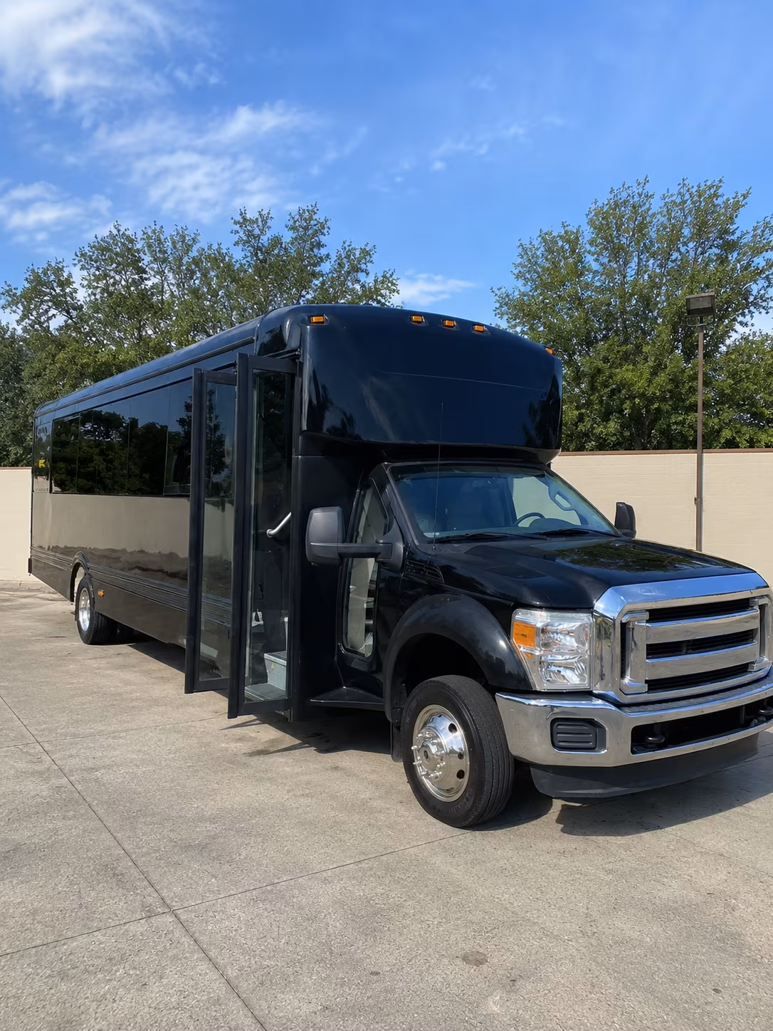 san jacinto 20 passenger party bus