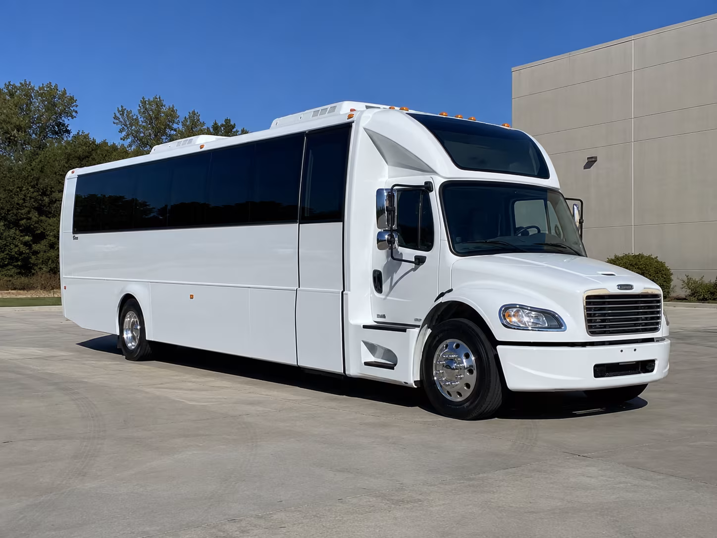 san jacinto 28 passenger party bus